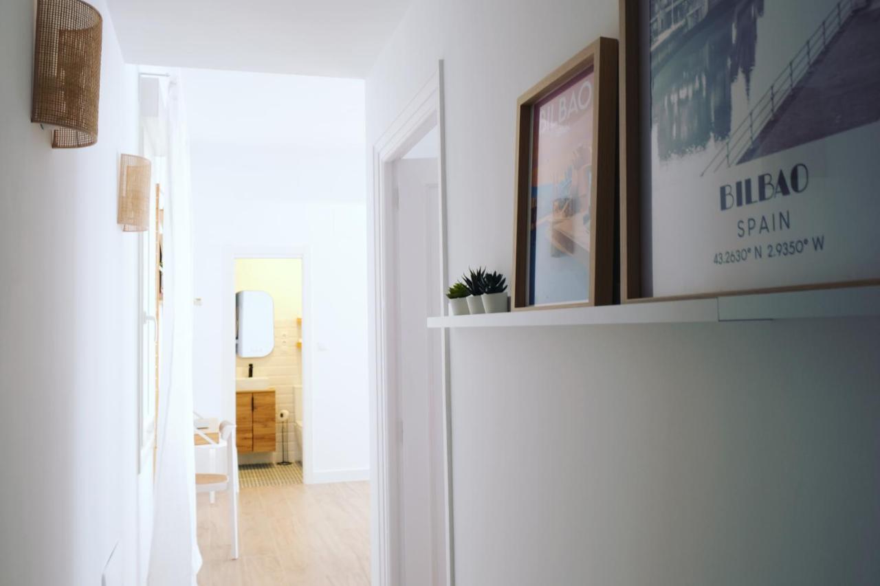 Bright And Modern Apartment In Bilbao City Center Екстер'єр фото