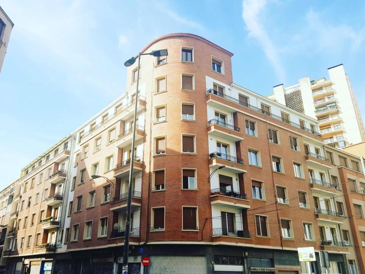 Bright And Modern Apartment In Bilbao City Center Екстер'єр фото